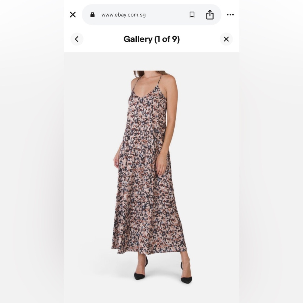 Nicole Miller sleeveless with vneck dress